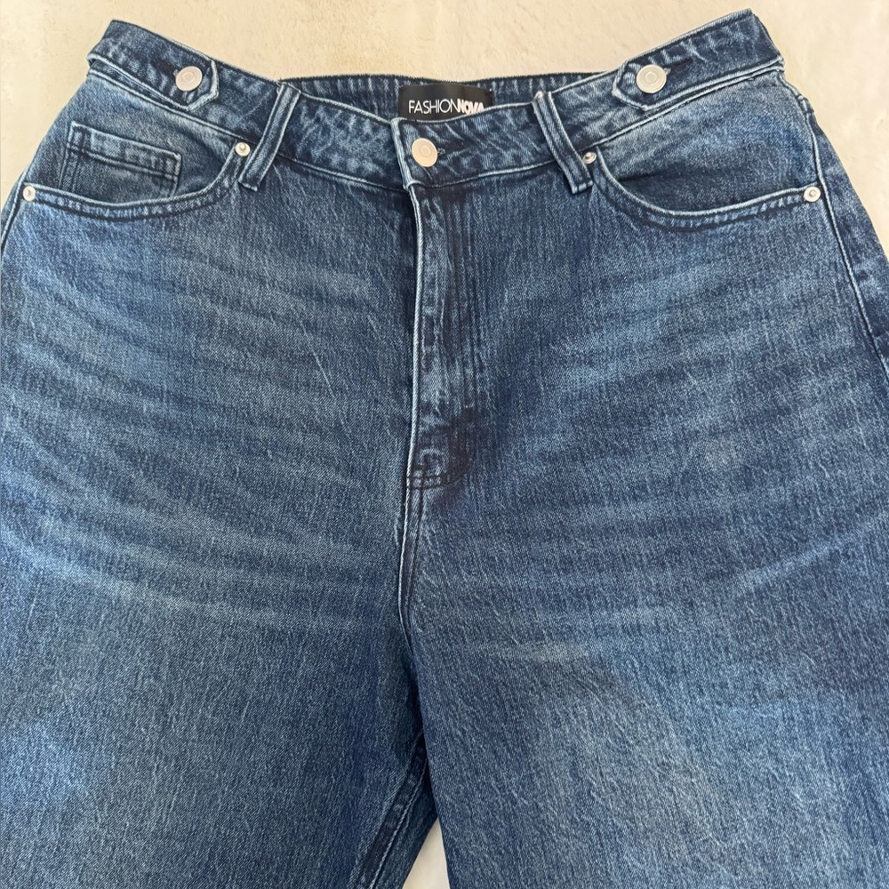 Fashion Nova ‘For the Record Stretch Taper Leg Jeans’, Blue- size 15 - Picture 4 of 16